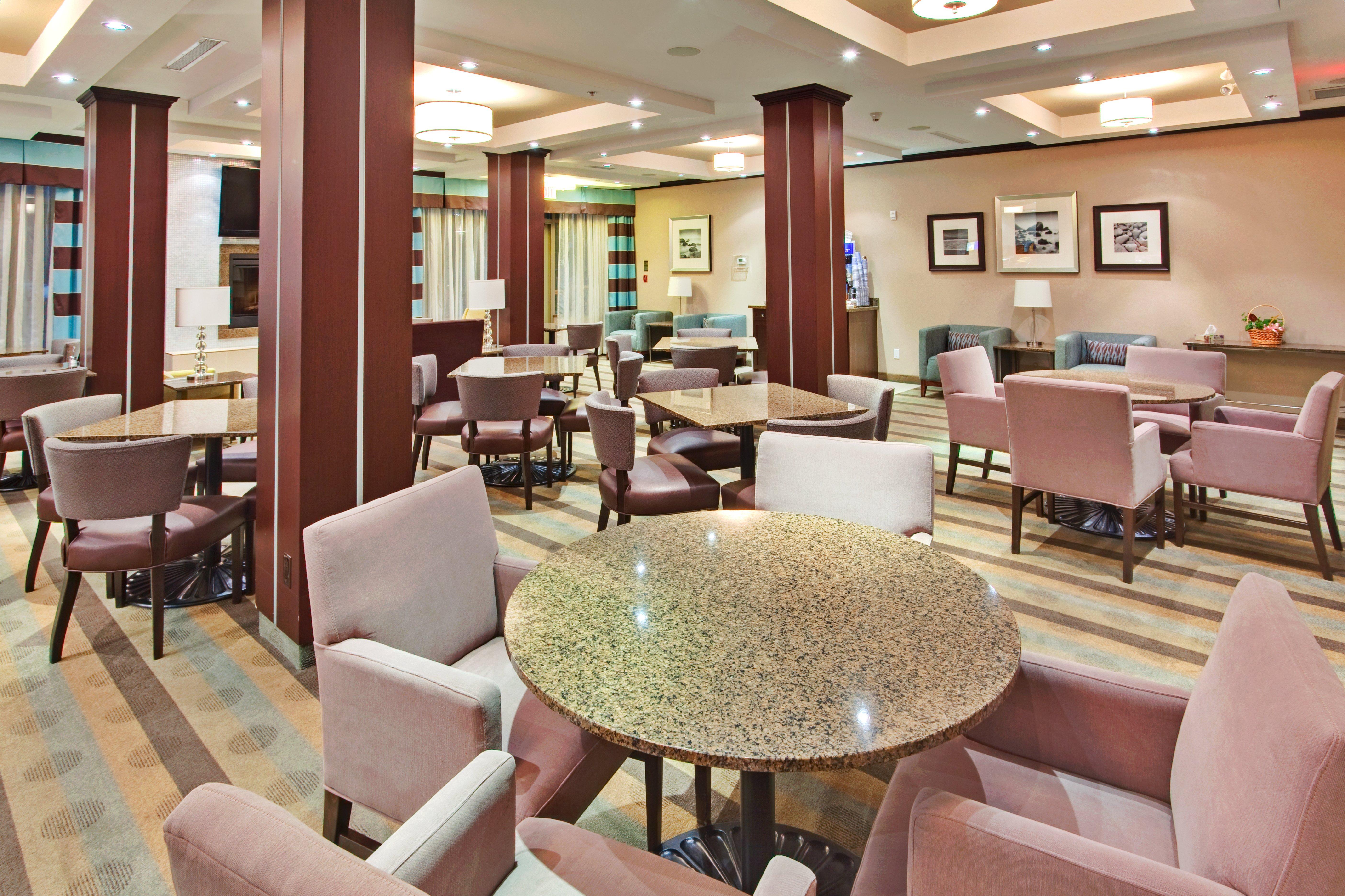 Holiday Inn Express Kingston Central By Ihg Exterior photo