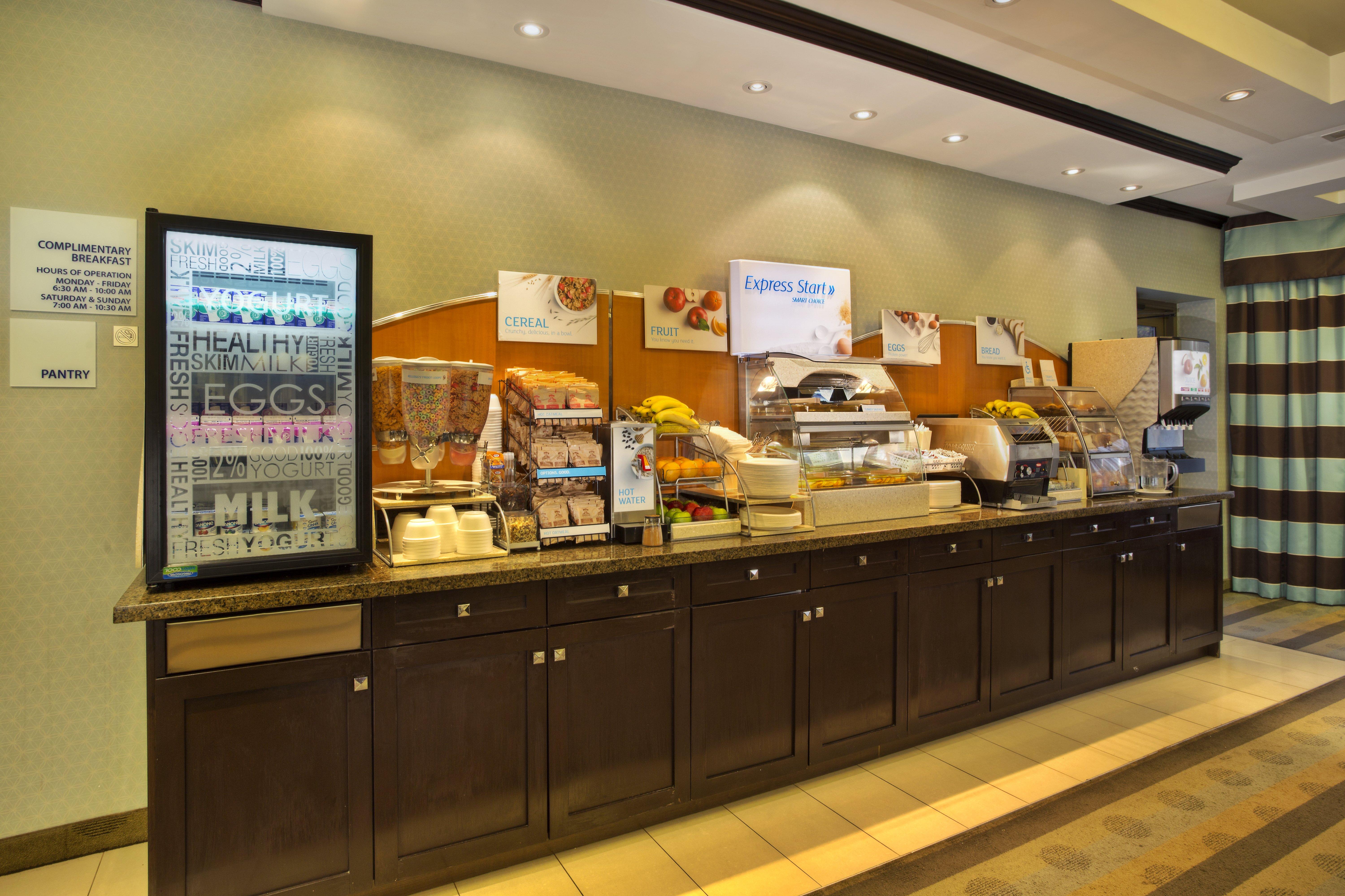 Holiday Inn Express Kingston Central By Ihg Exterior photo