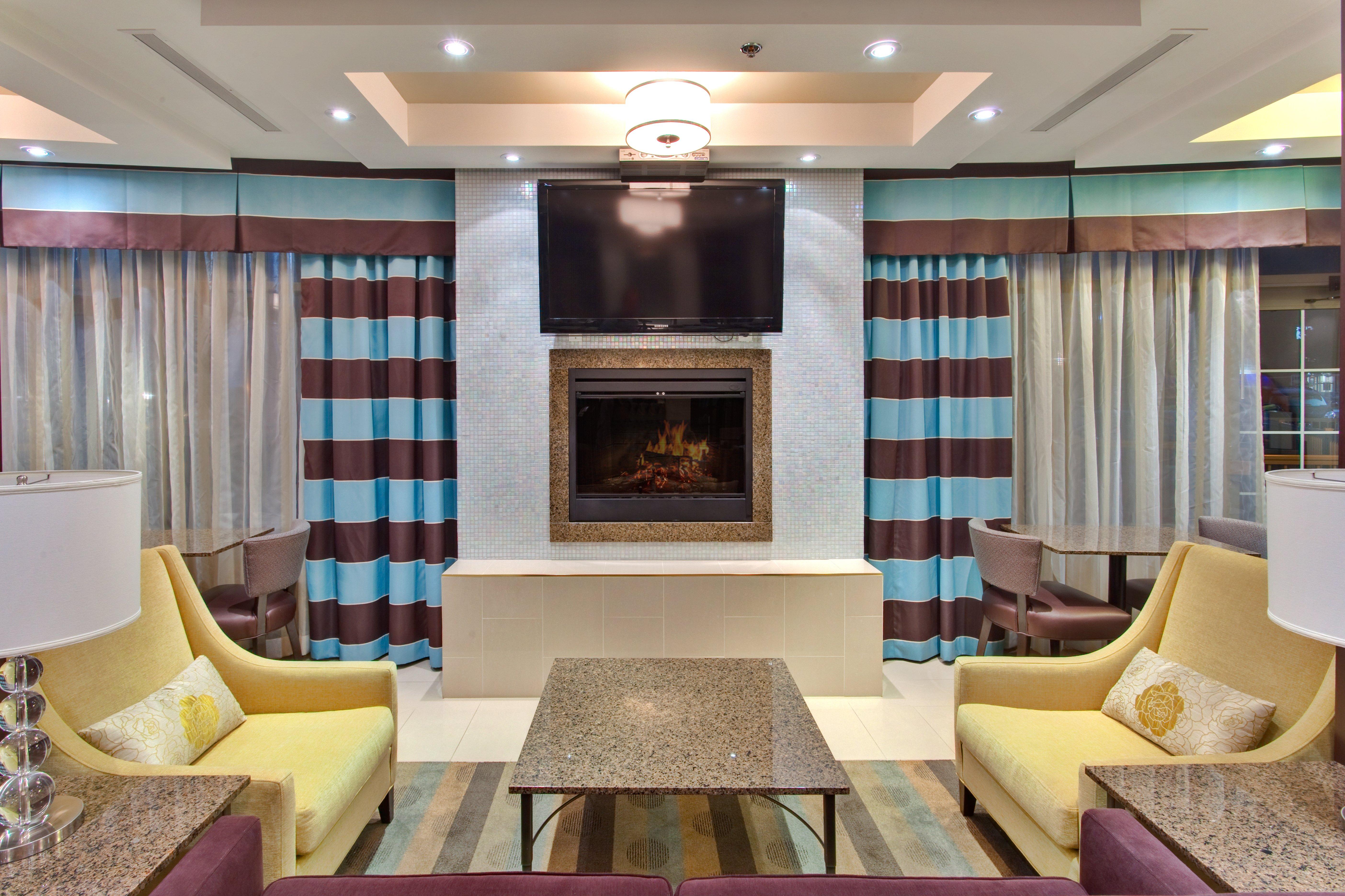 Holiday Inn Express Kingston Central By Ihg Exterior photo