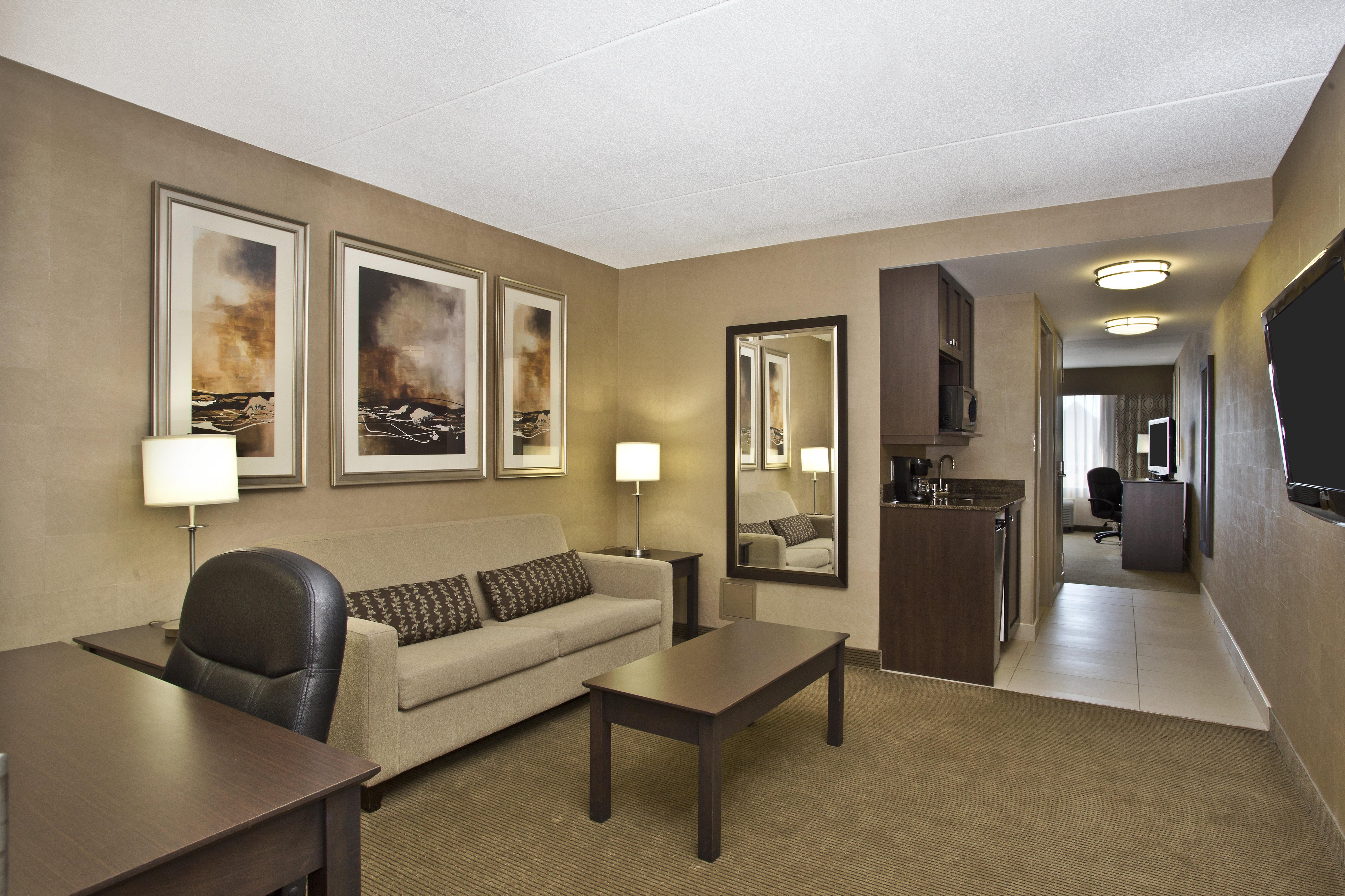 Holiday Inn Express Kingston Central By Ihg Exterior photo