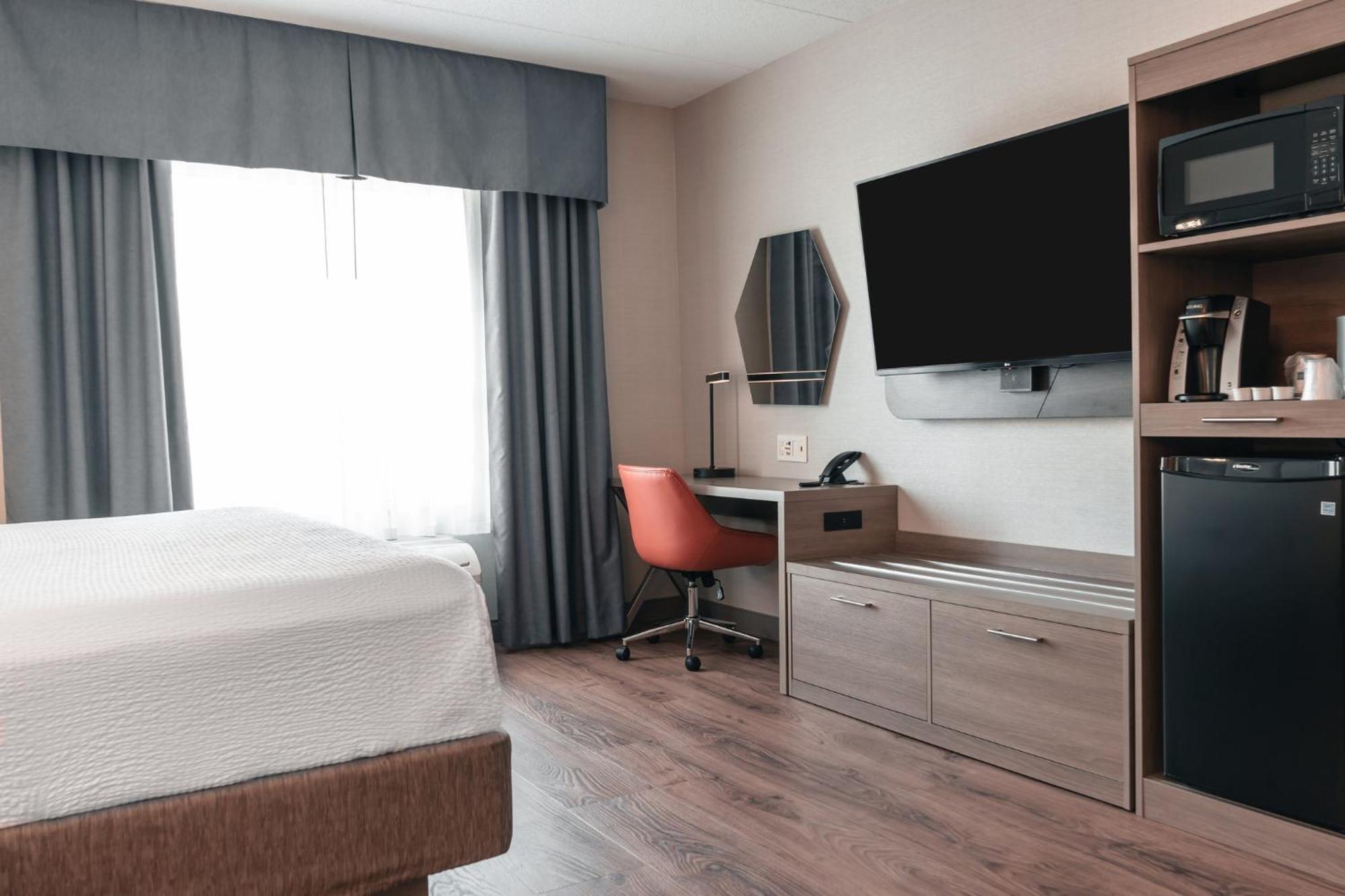 Holiday Inn Express Kingston Central By Ihg Exterior photo