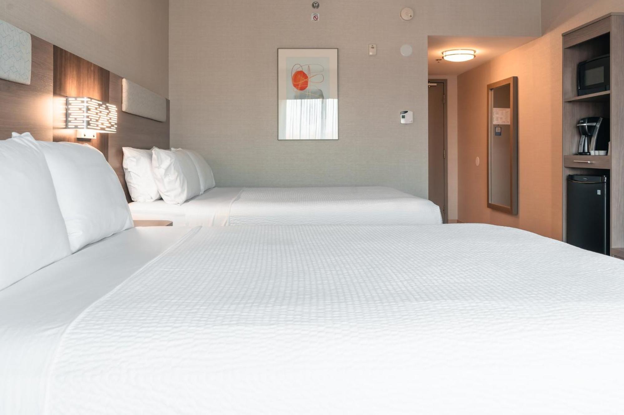 Holiday Inn Express Kingston Central By Ihg Exterior photo