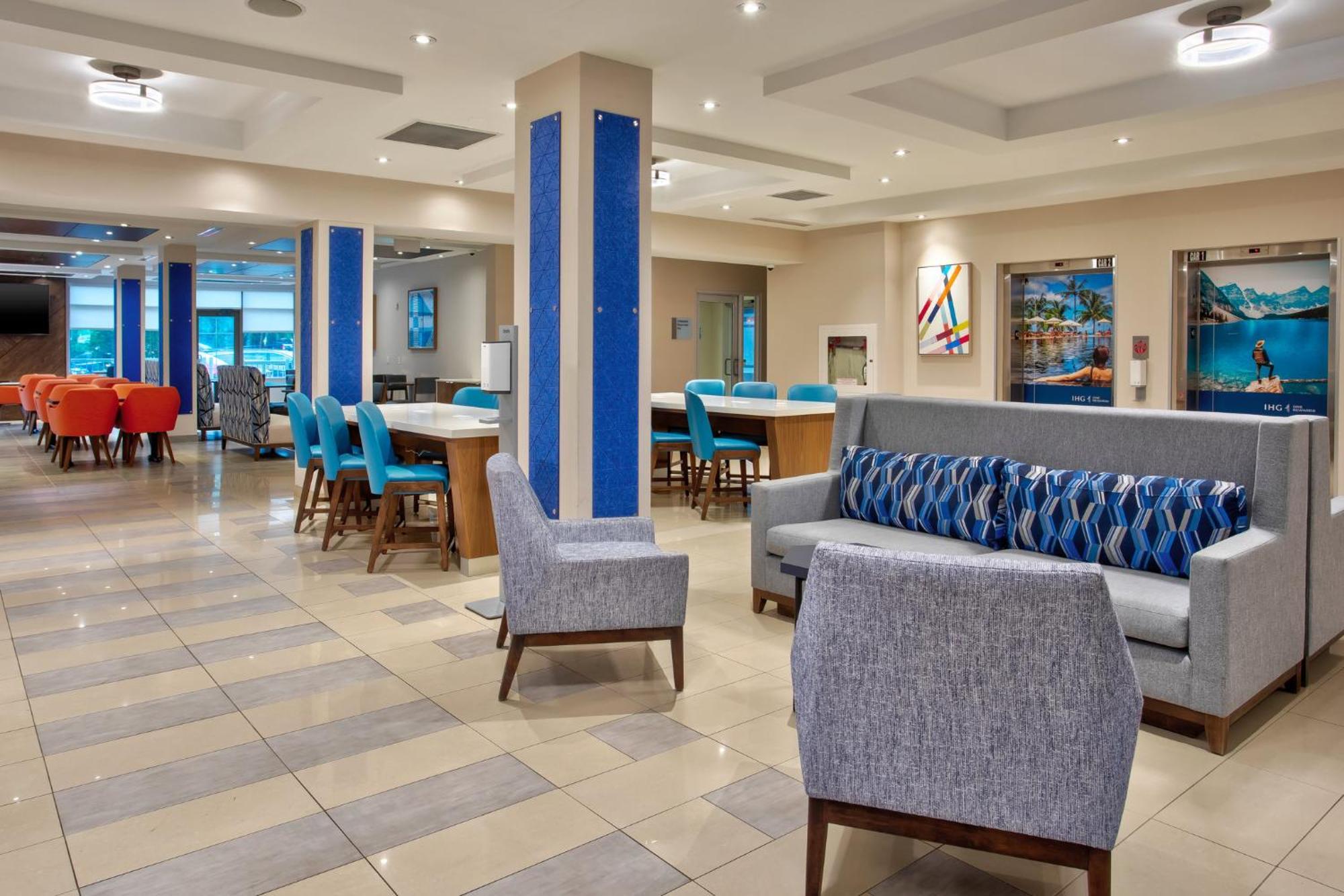 Holiday Inn Express Kingston Central By Ihg Exterior photo