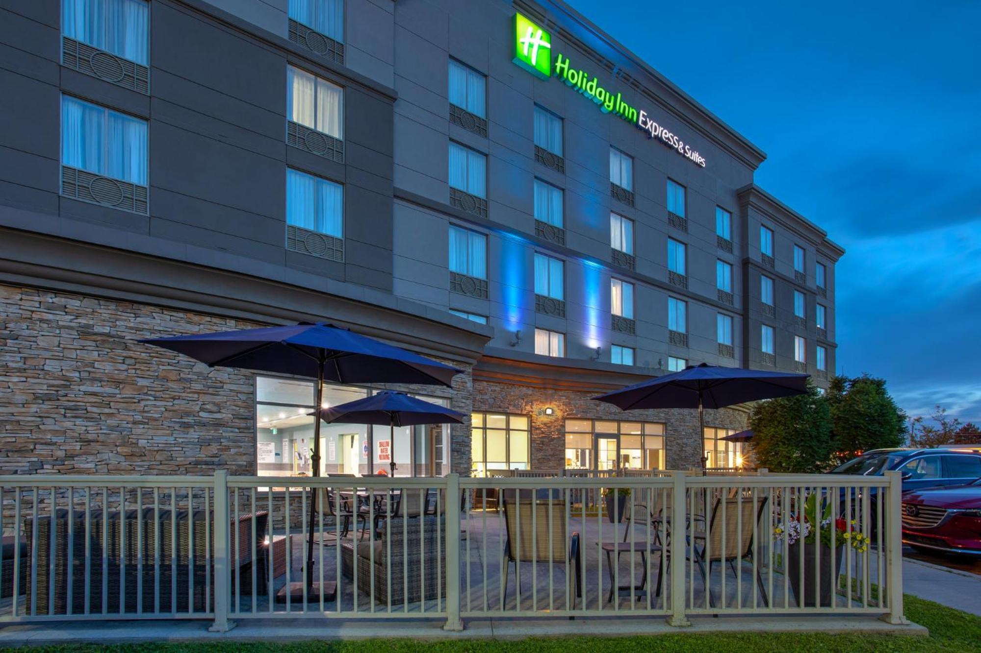 Holiday Inn Express Kingston Central By Ihg Exterior photo